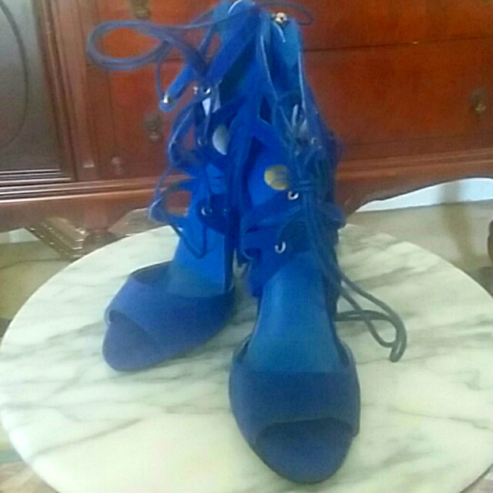 NIB!5.2 Inch Blue suede stilettos with caged ankle and fringe trim & rear zipper